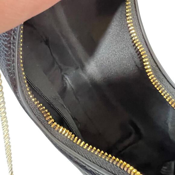 Lulu’s Iconic Effect Black and Gold Crescent Metal Handbag - Picture 7 of 7